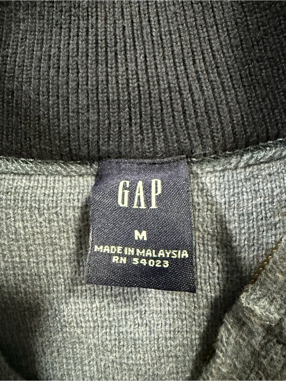 Men’s Vintage Y2K Gap Blue Striped Sleeve Knit Quarter Sleeve Zip Sweater Size M